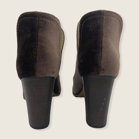Steve Madden Kaitt Brown Velvet Velour Fabric Peep Toe 3.5” Stacked Block Heel 9 - Picture 4 of 8